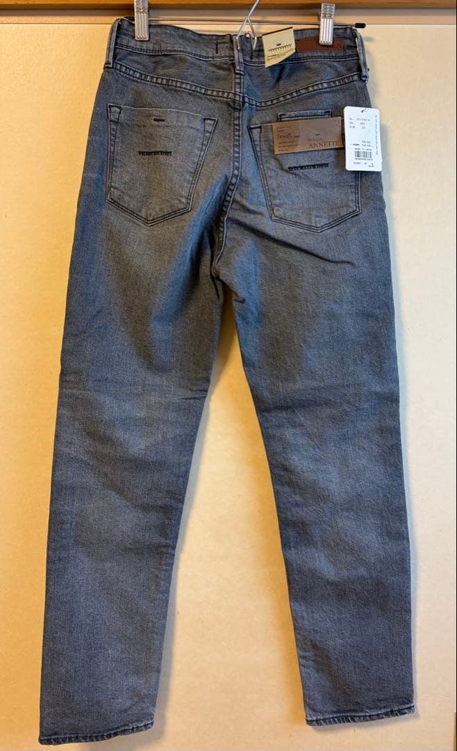 新品タグ付 YANUK ANNETTE 57103019 グレー 23ストレート
