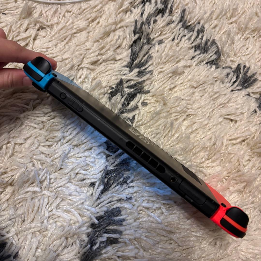 【かなり美品】Nintendo Switch ネオンブルー/ネオンレッド 本体