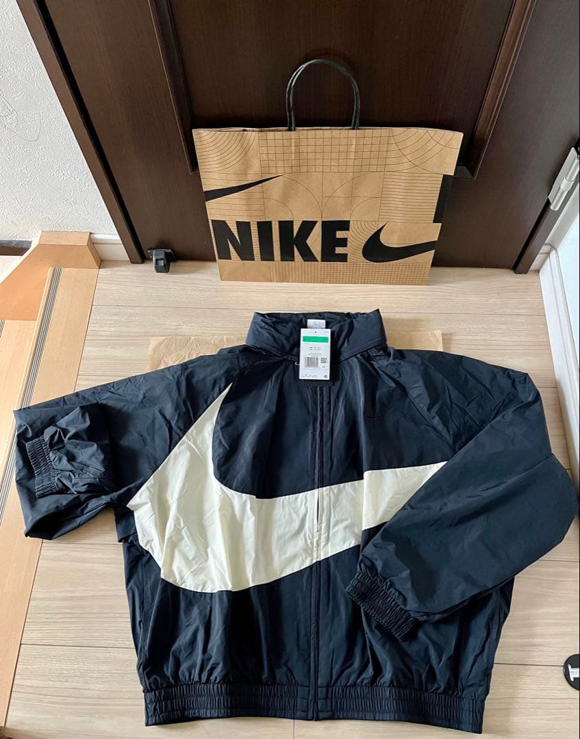 【新品・タグ付き】NIKE セットアップ　ウーブンジャケット　ウーブンパンツ