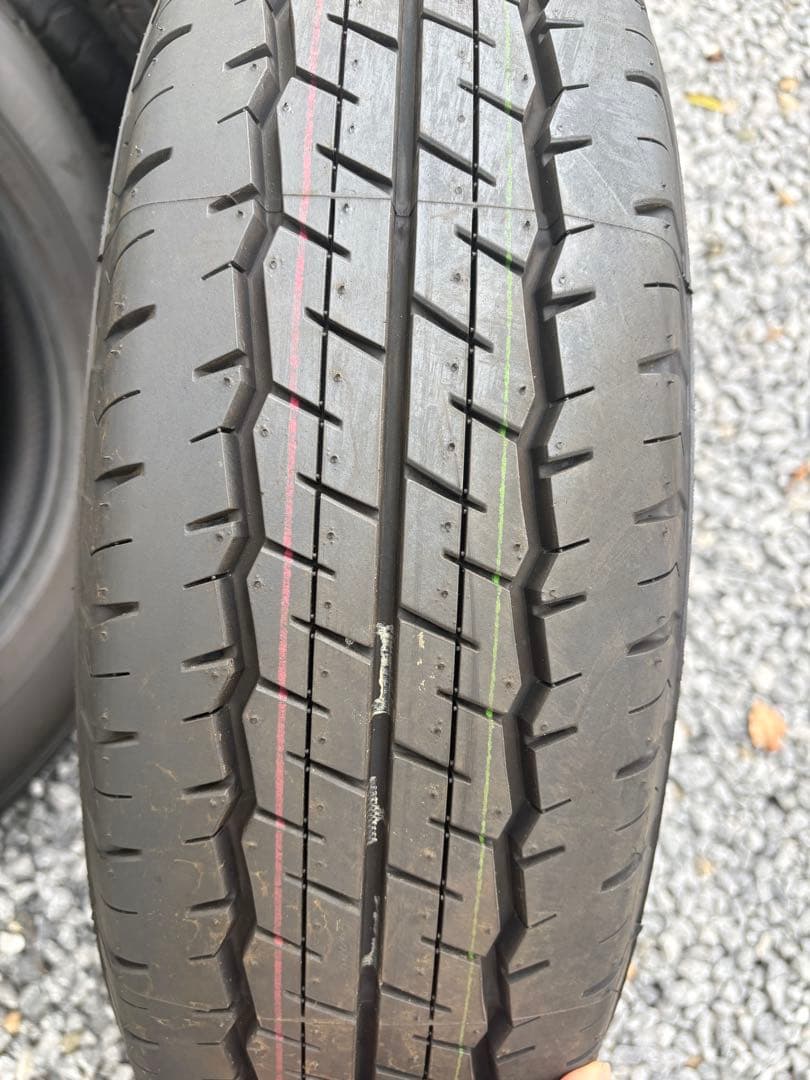 195/80R15 107/105N LT4本2025年製新車外し8型ハイエース