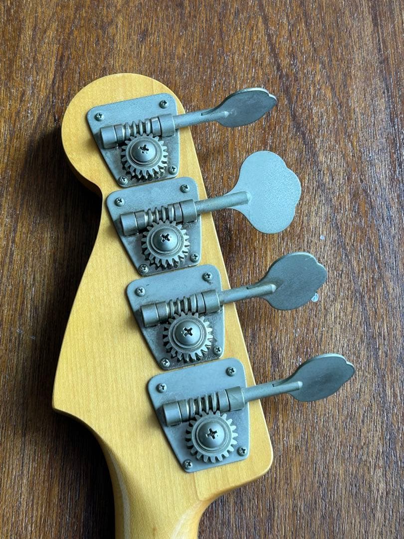 【美品】【貴重】Fender セミホロウタイプのフレットレスベース