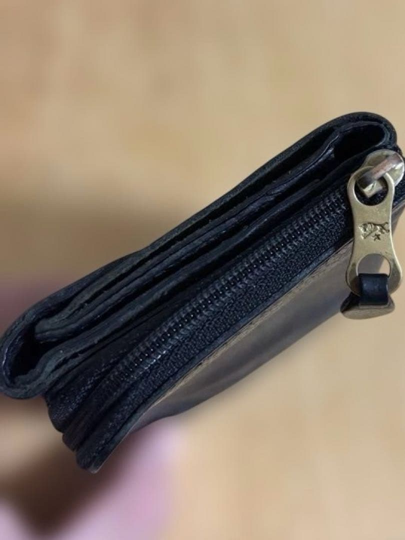 イルビゾンテ 黒 レザー 二つ折り財布