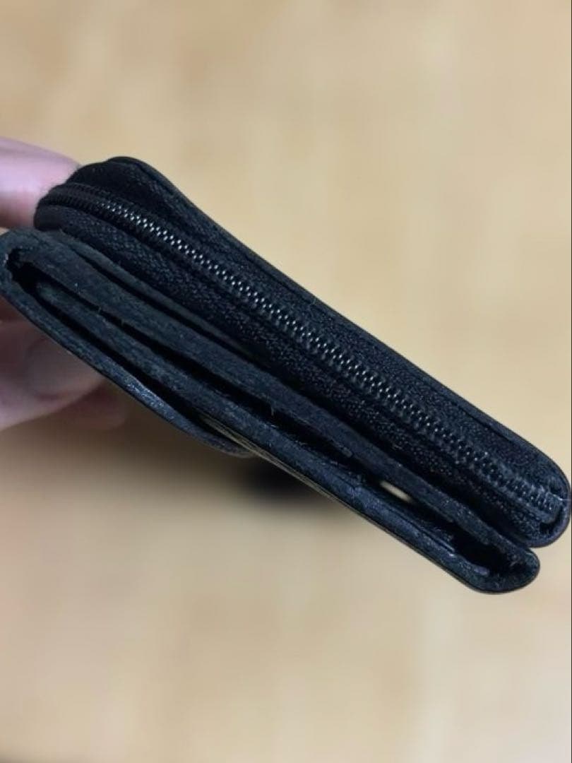 イルビゾンテ 黒 レザー 二つ折り財布