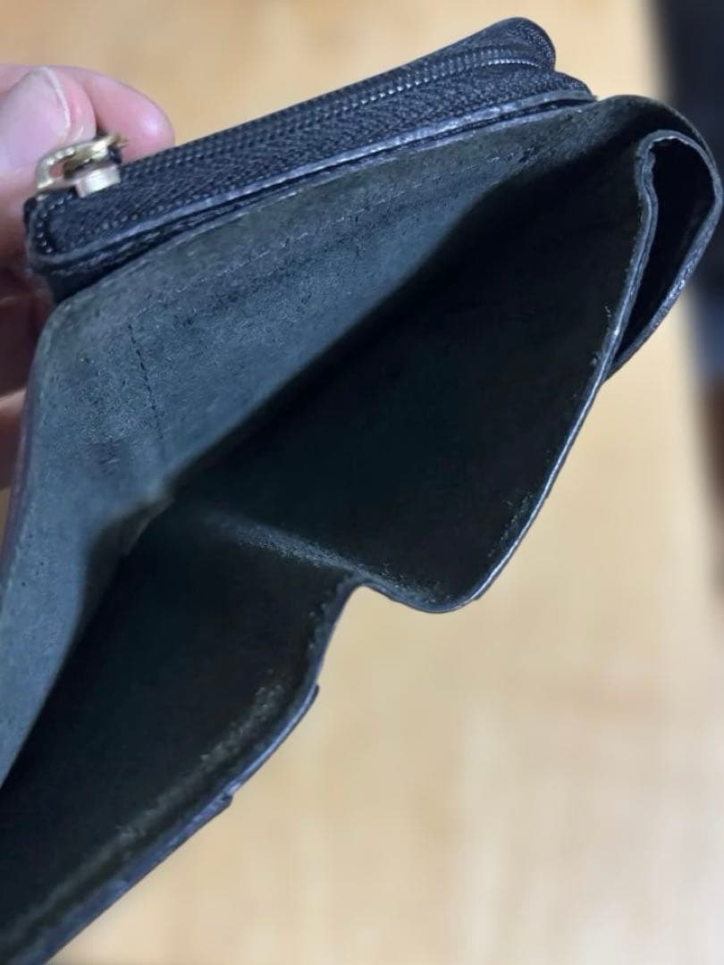 イルビゾンテ 黒 レザー 二つ折り財布