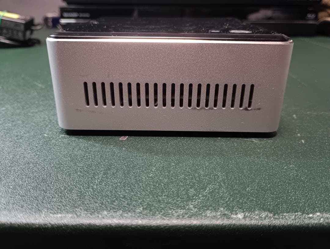 【中古】Intel NUC NUC5i7RYH Intel ※初期化済み