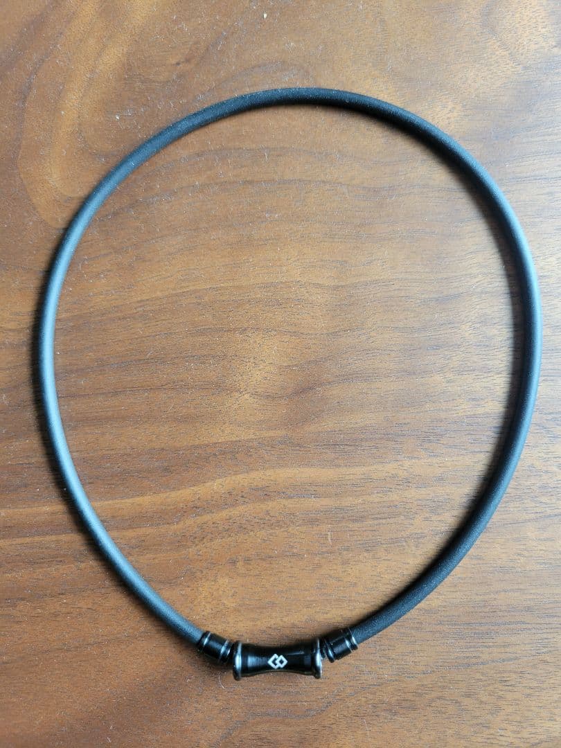 正規品　ブラックネックレス シンプルデザイン