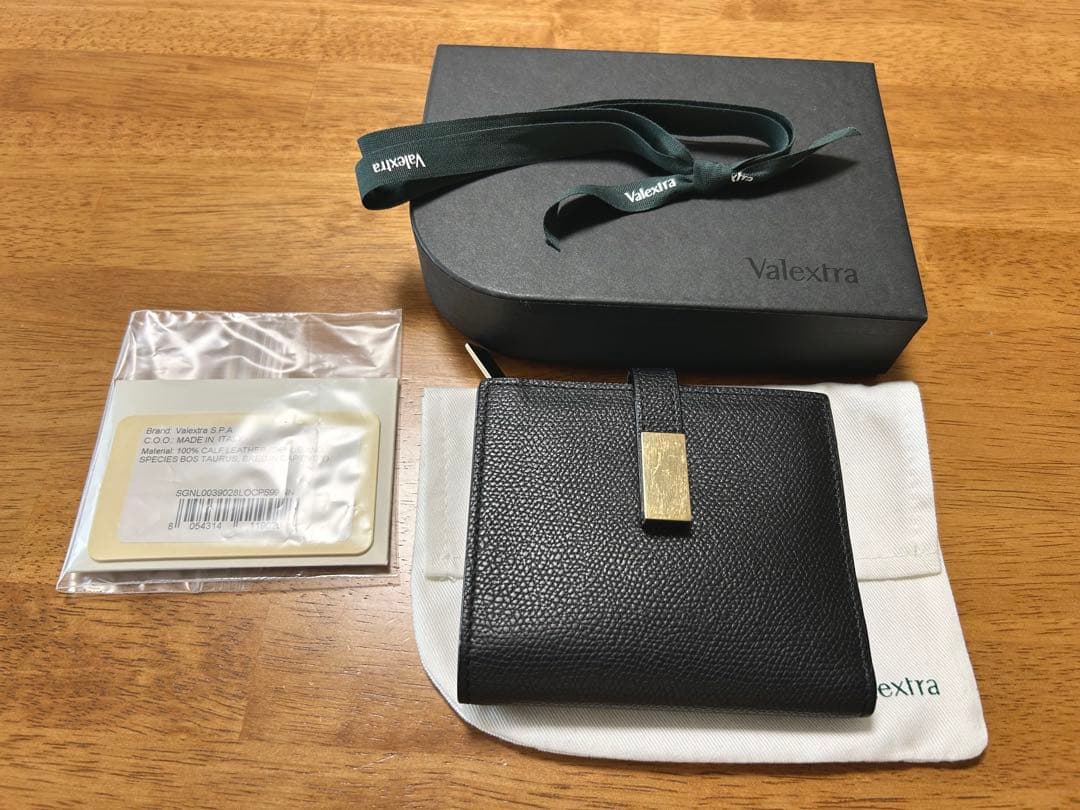 お値下げ♡VALEXTRAヴァレクストラ　スナップウォレット二つ折り財布 黒