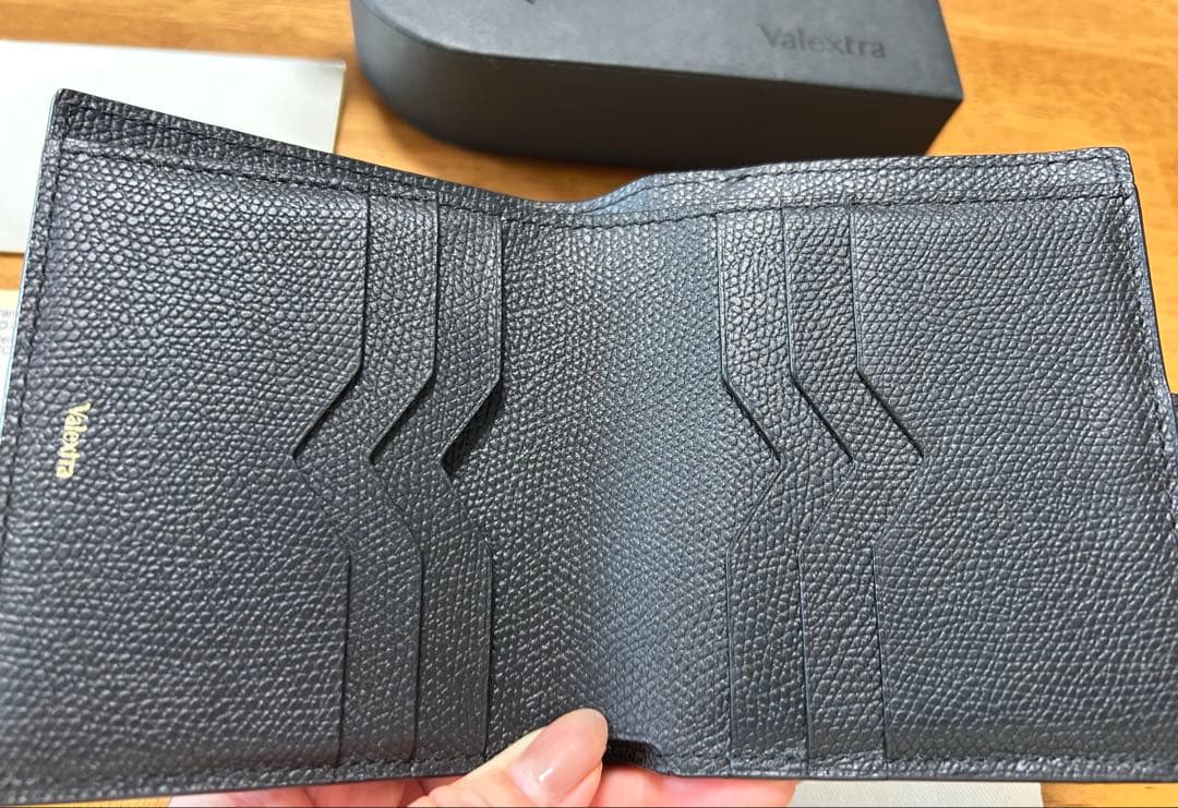 お値下げ♡VALEXTRAヴァレクストラ　スナップウォレット二つ折り財布 黒