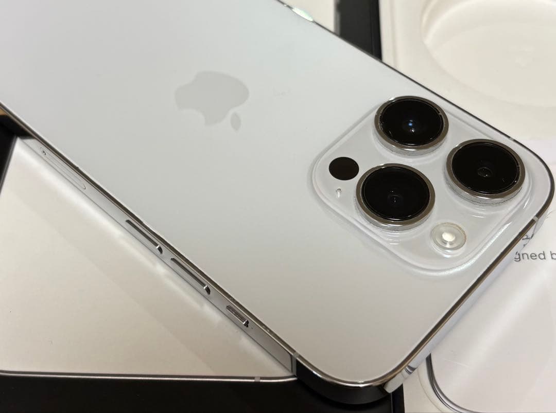 【海外版】iPhone 14 PRO 128GB シルバー　新品バッテリー
