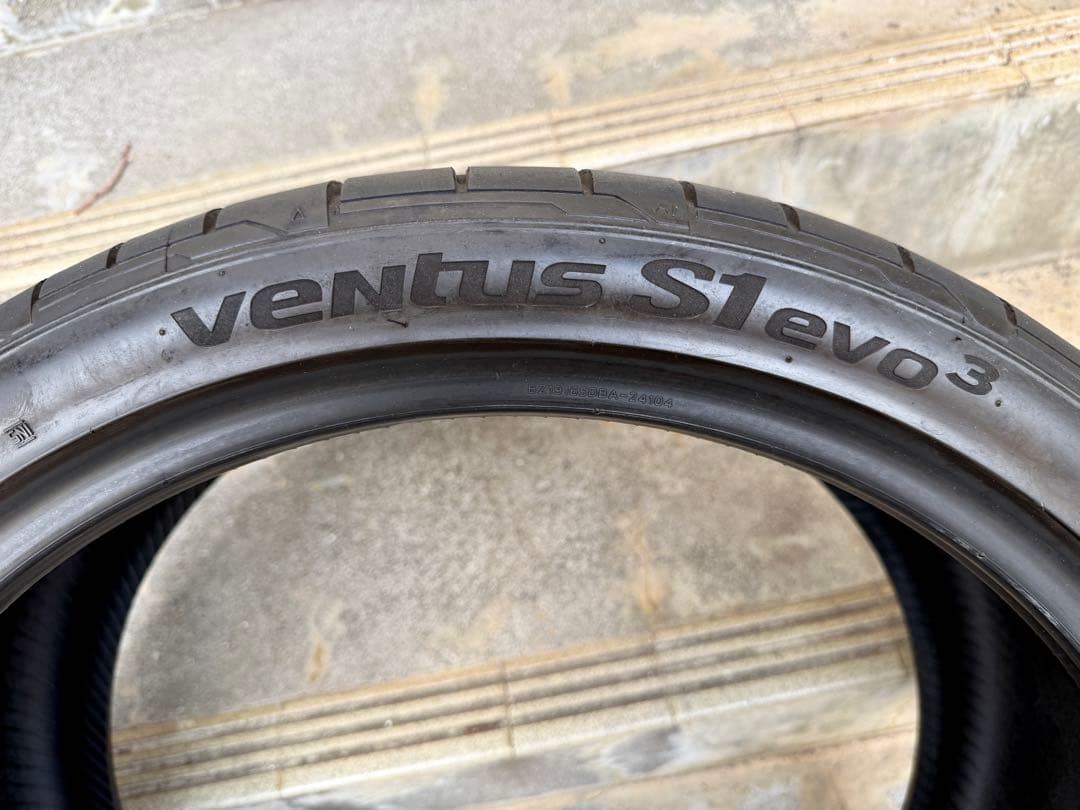 ノーマルタイヤ235/35R19 91Y 4本セット