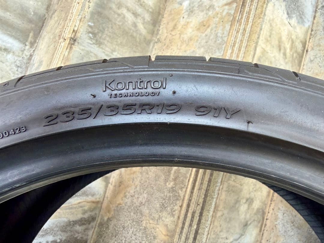 ノーマルタイヤ235/35R19 91Y 4本セット