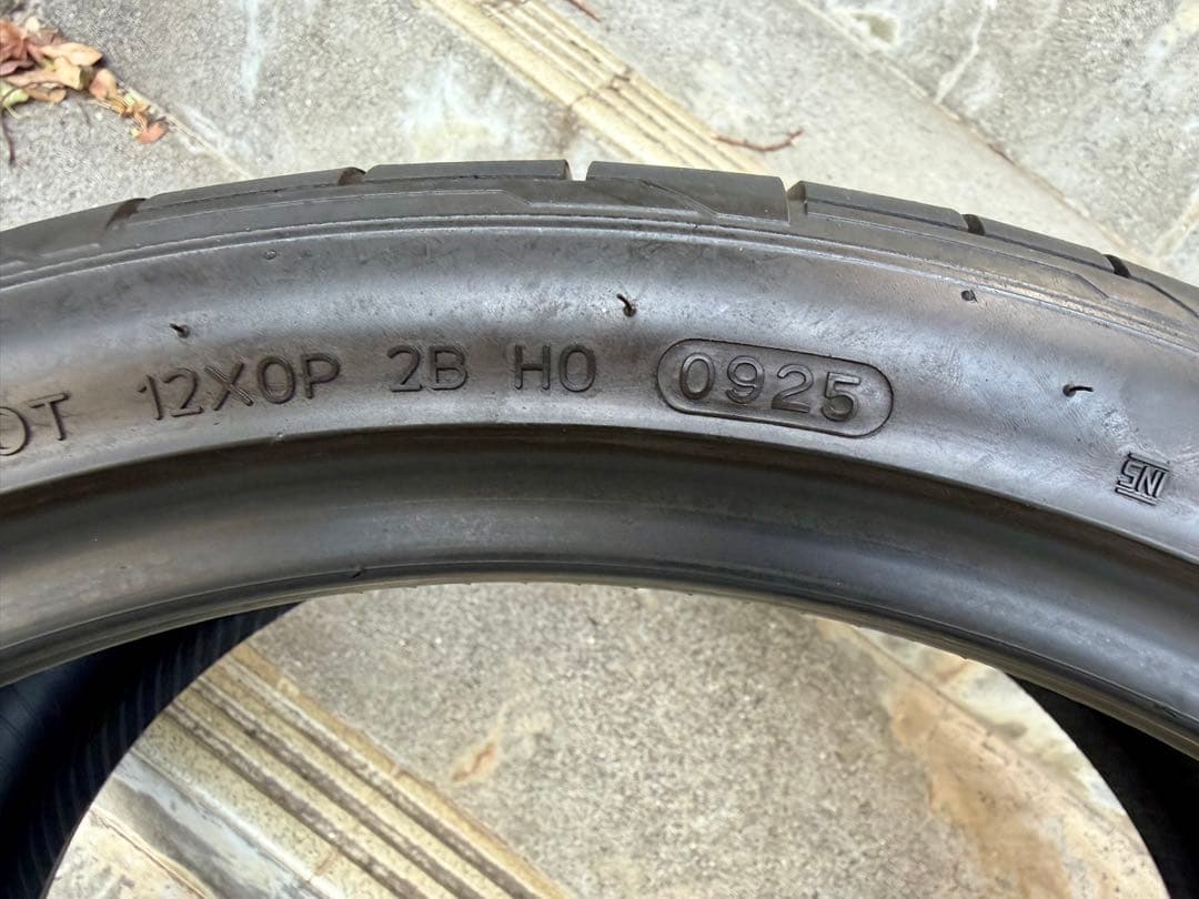 ノーマルタイヤ235/35R19 91Y 4本セット