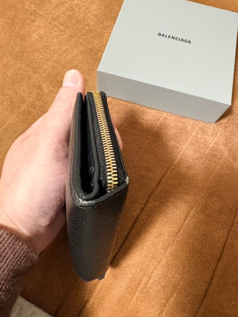 BALENCIAGA ブラックレザー 二つ折り財布