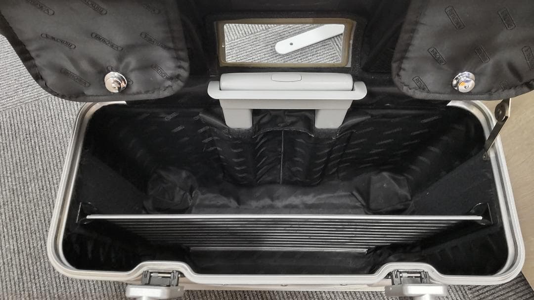 【値下】RIMOWA リモワ 4輪 Pilot Multiwheel パイロット
