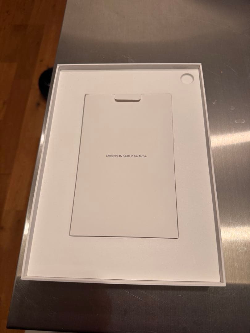 Apple iPad (第10世代) シルバー 本体　中古品