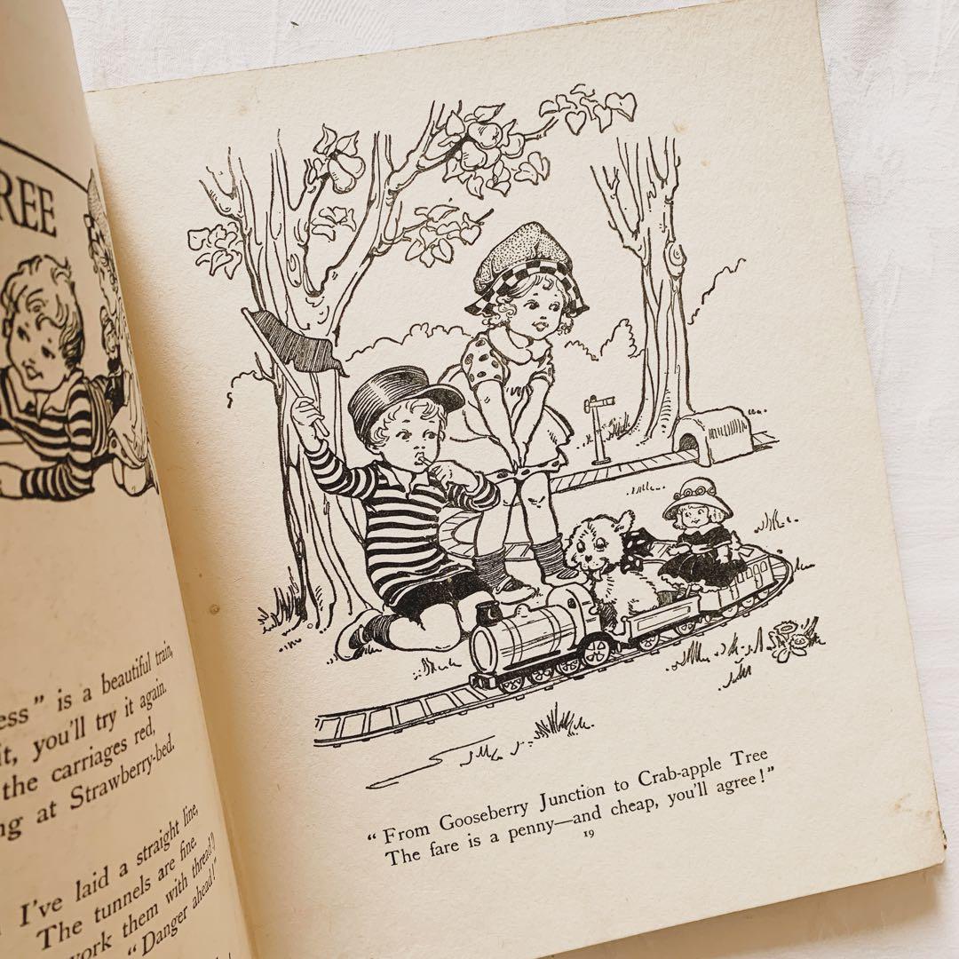 貴重な挿絵と装丁も可愛い꙳⋆英国の古い児童書　ビンテージ古書　洋書　絵本