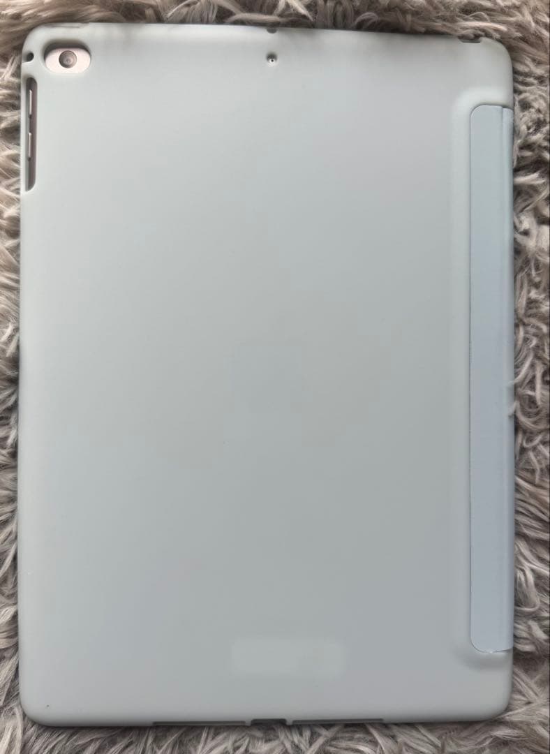 ひ*〜様 Apple iPad (第６世代) Wi-Fi 32GB スペースグレ