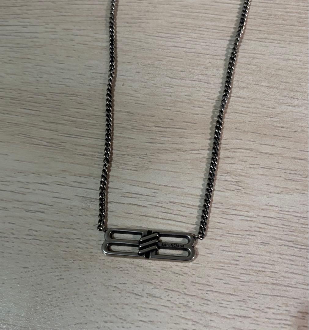 BALENCIAGA BBネックレス