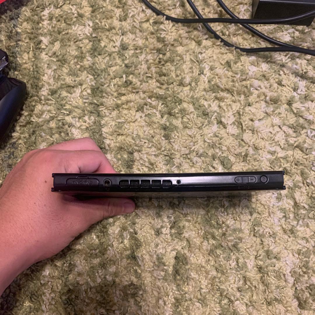 タ*ン様 Nintendo Switch 起動確認済み 箱、充電器つき