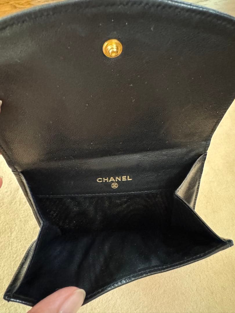 CHANEL ブラック 二つ折り財布 認証カード付き