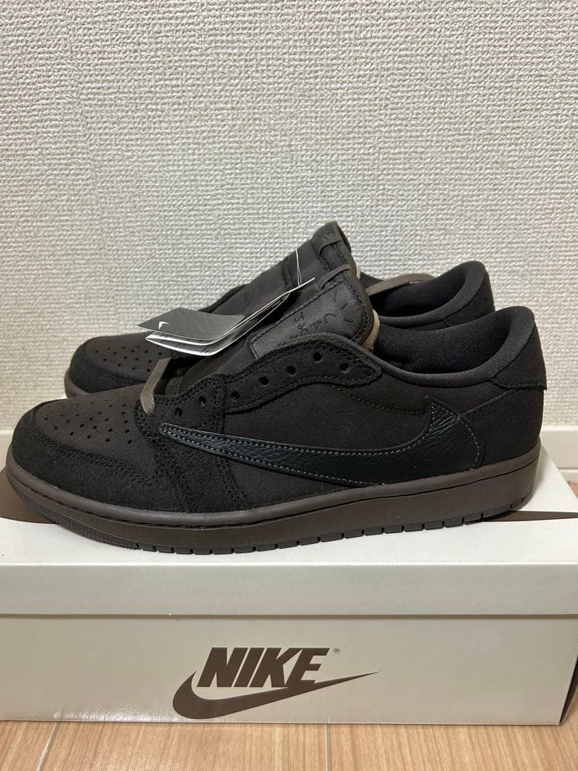 TRAVIS SCOTT × NIKE AIR JORDAN 1 LOW