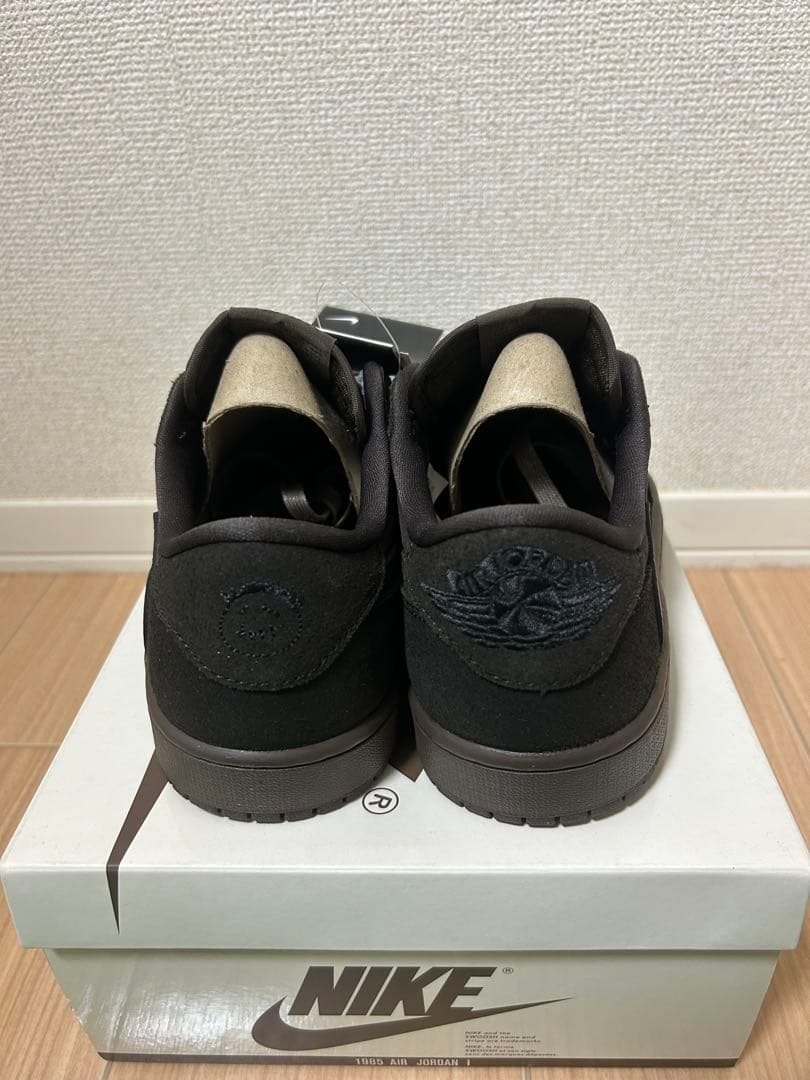 TRAVIS SCOTT × NIKE AIR JORDAN 1 LOW