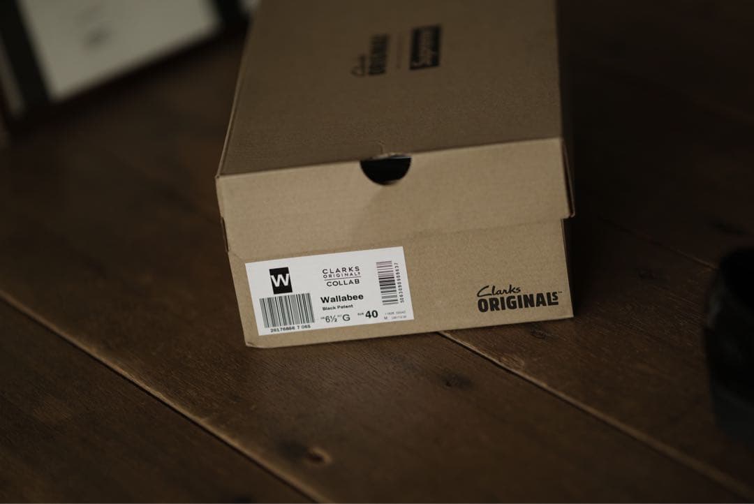 24ss SUPREME Clarks パテント レザー ワラビー 黒