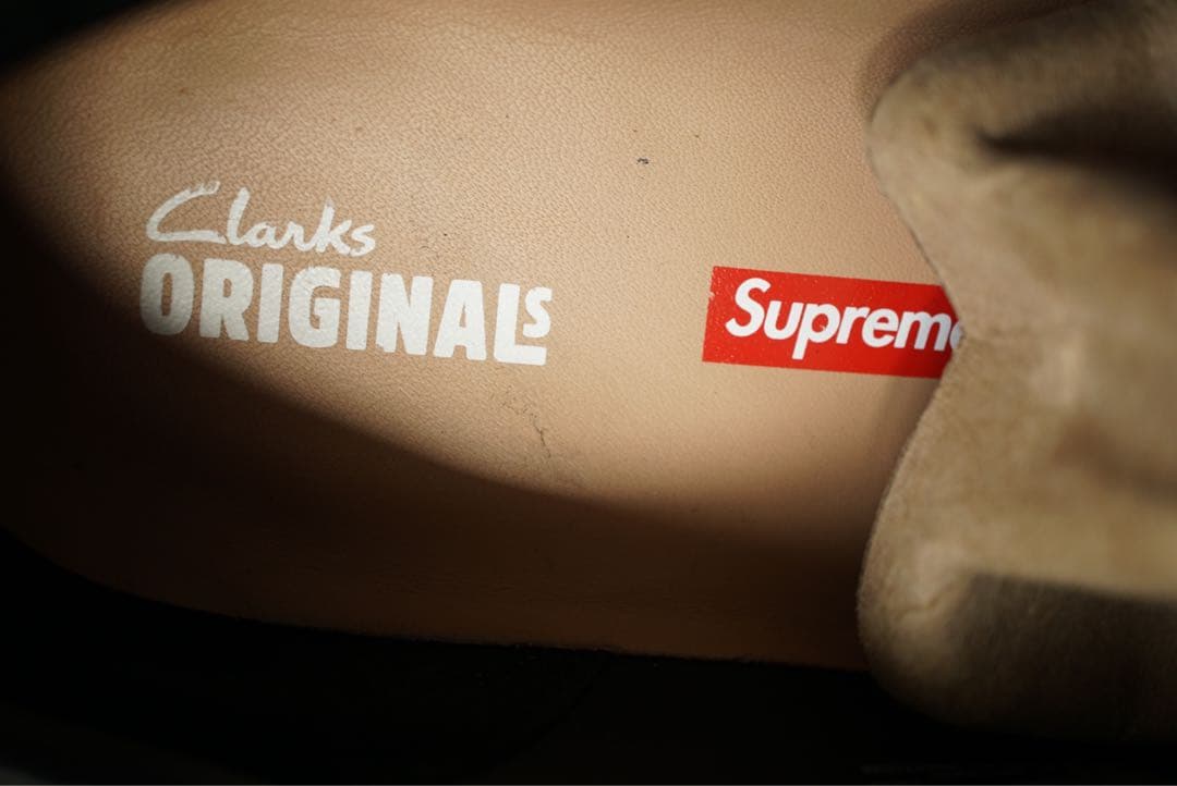 24ss SUPREME Clarks パテント レザー ワラビー 黒