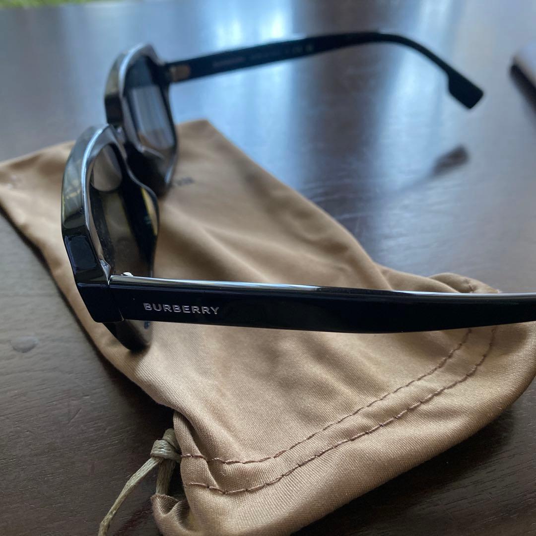 BURBERRY サングラス ブラック