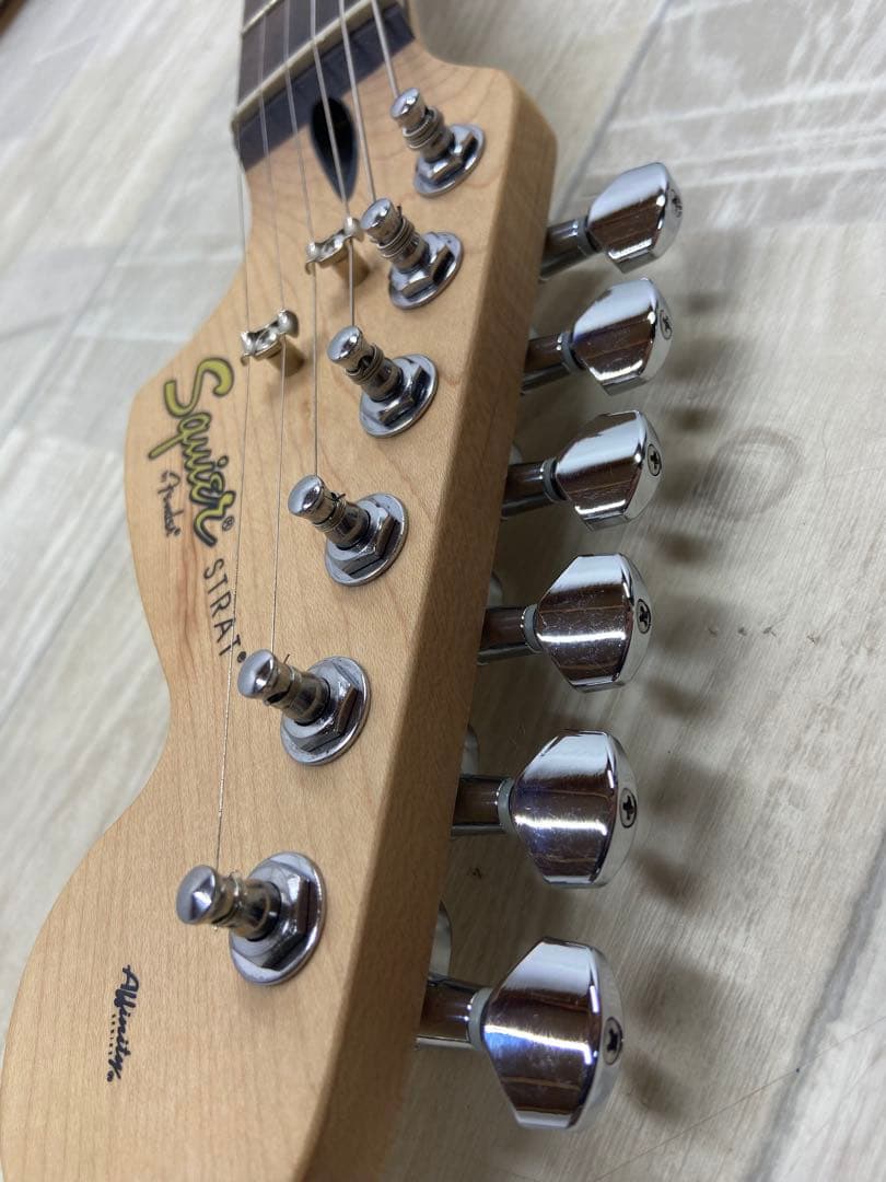 【美品】スクワイヤー Affinity Series エレキギター 黒白