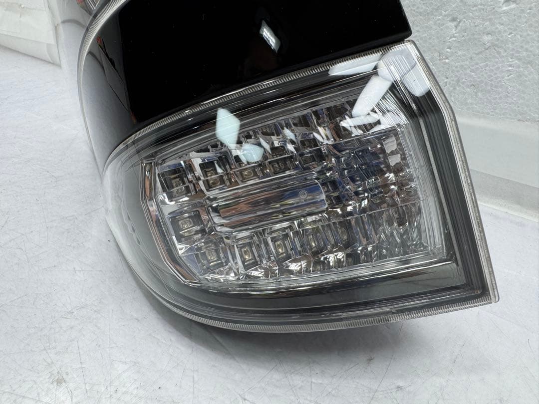 ヴェルファイア 20系前期 リア (左) テールライト/LED テールランプ