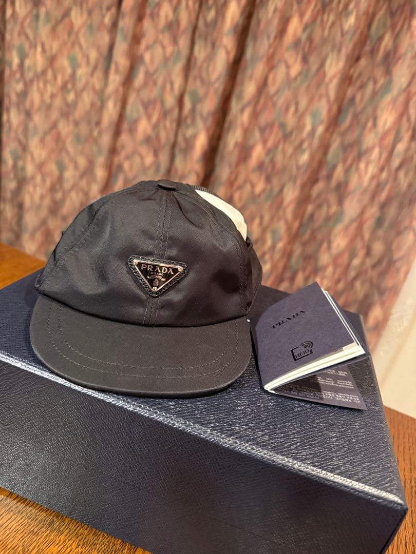 PRADA ブラックナイロンキャップ【犬用 美品】