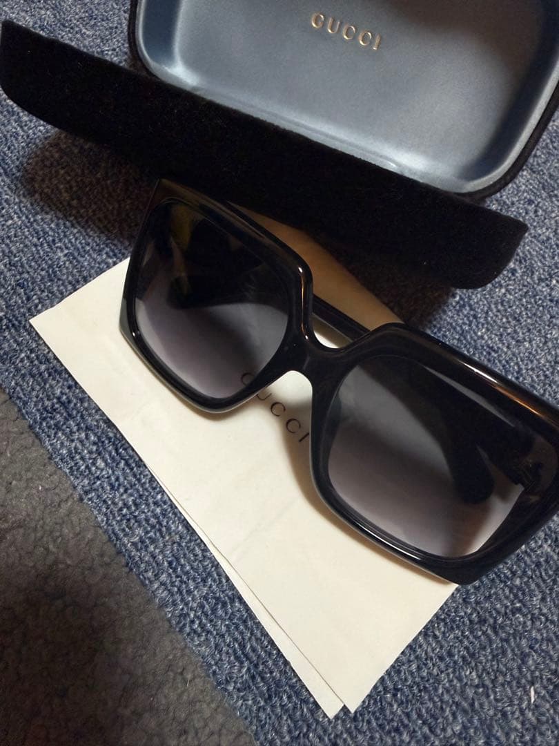 GUCCI ブラック サングラス