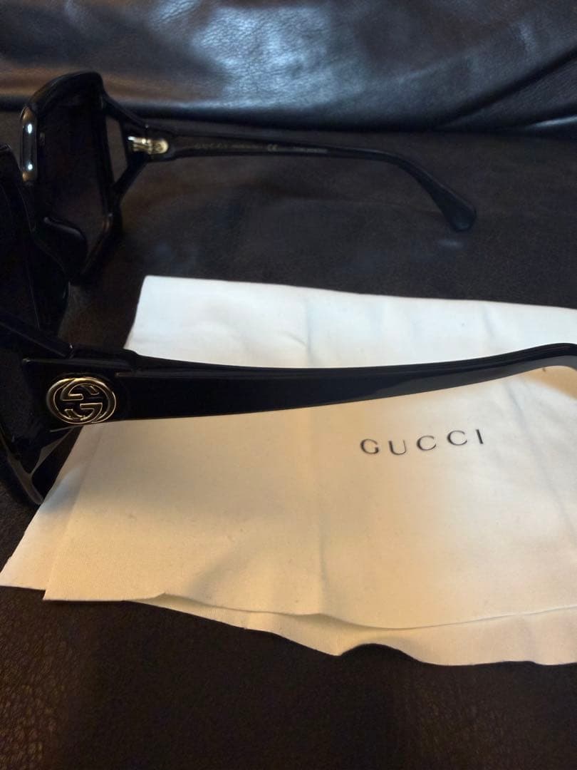GUCCI ブラック サングラス