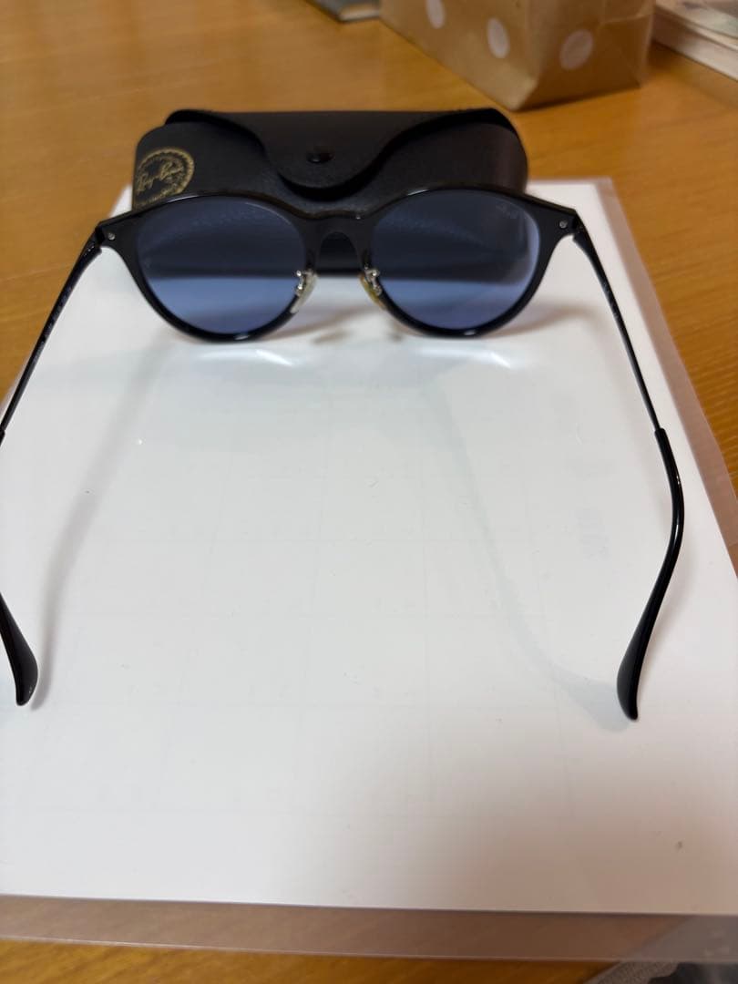 Ray-Ban サングラス 黒 フレーム 青 レンズ