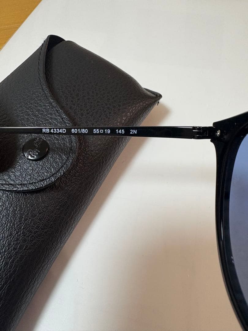 Ray-Ban サングラス 黒 フレーム 青 レンズ