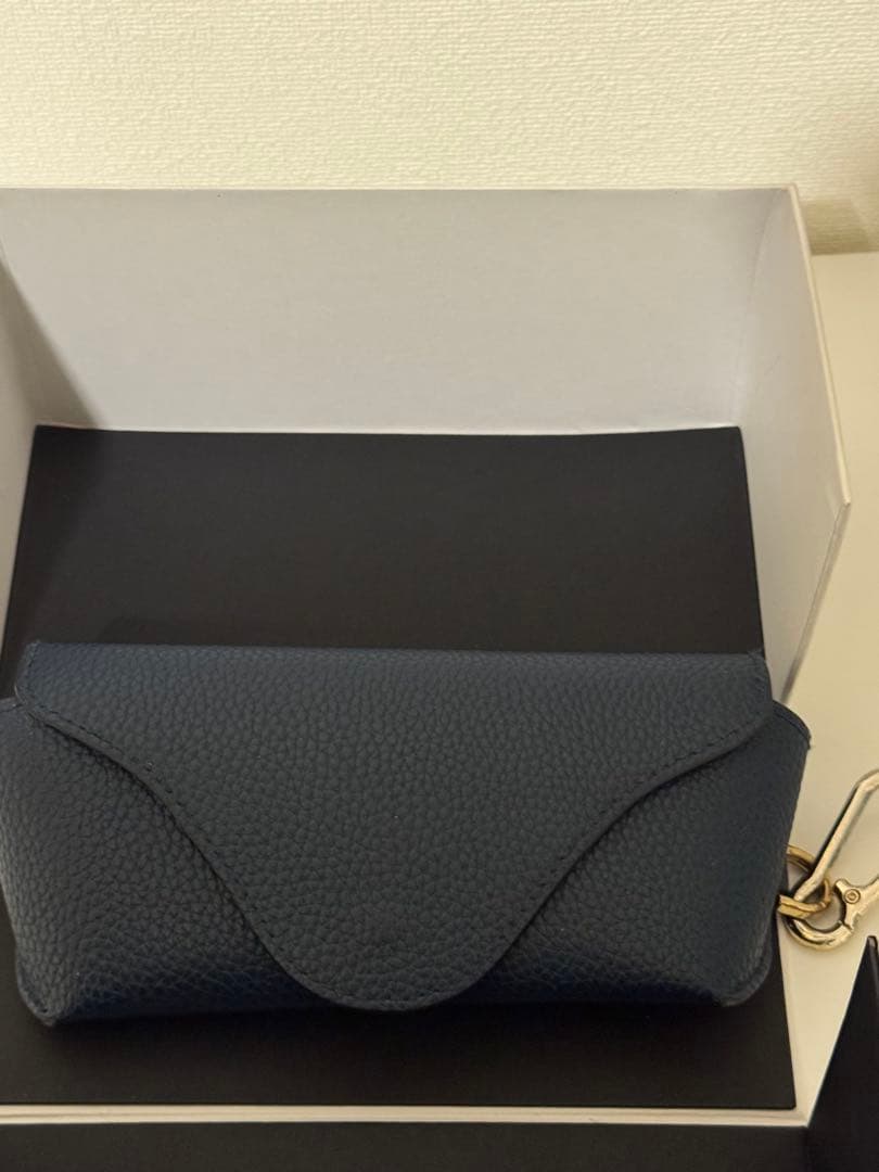 LOEWE ブラック サングラス