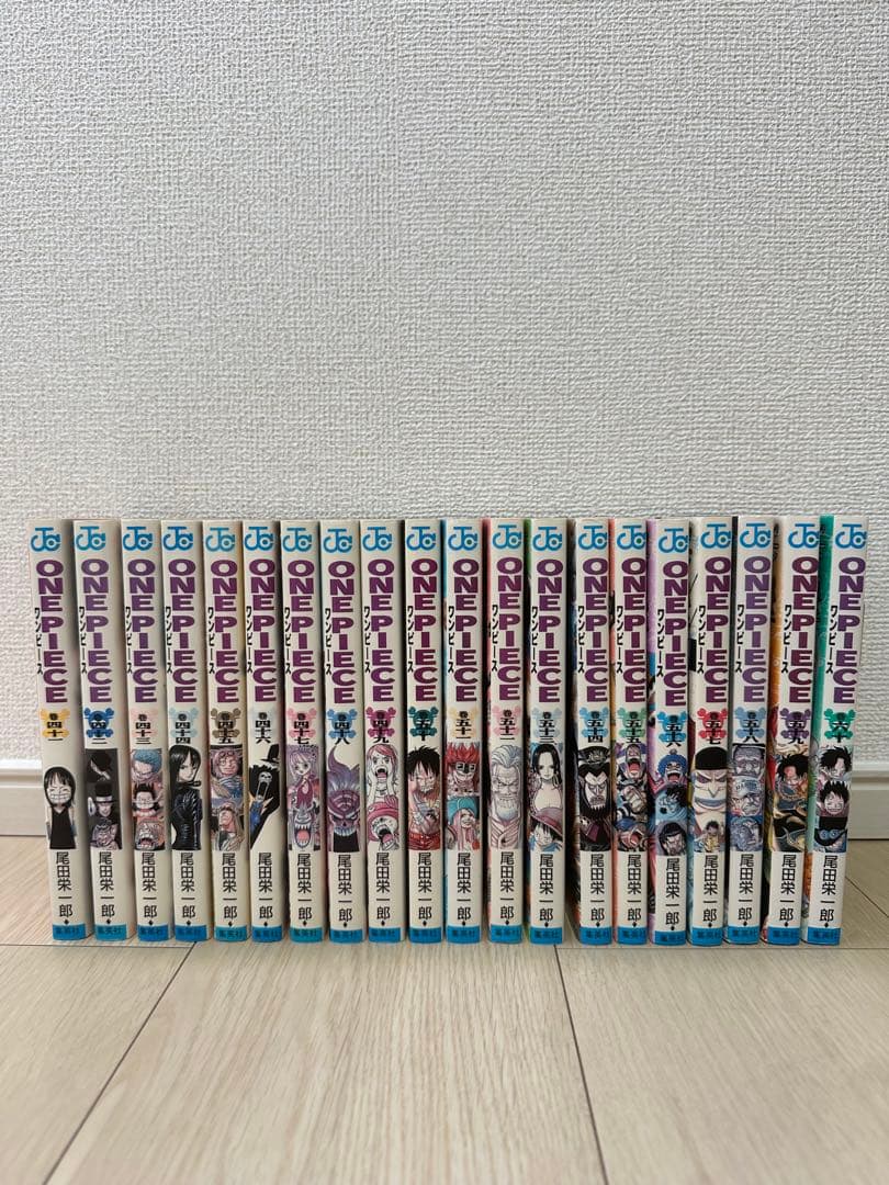ONE PIECE 1〜110巻セット＋GOLDセット＋キャラクター図鑑＋α