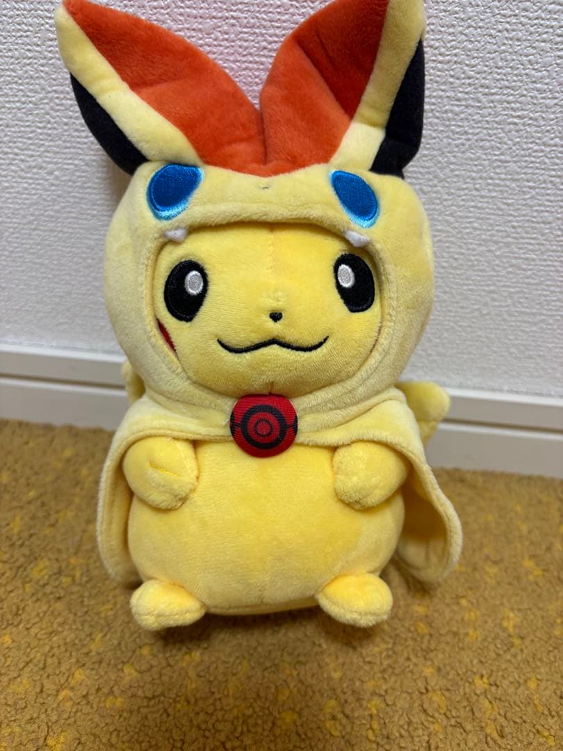ビクティニピカチュウ　リーフィアイーブイ　リザードンピカチュウぬいぐるみポンチョ