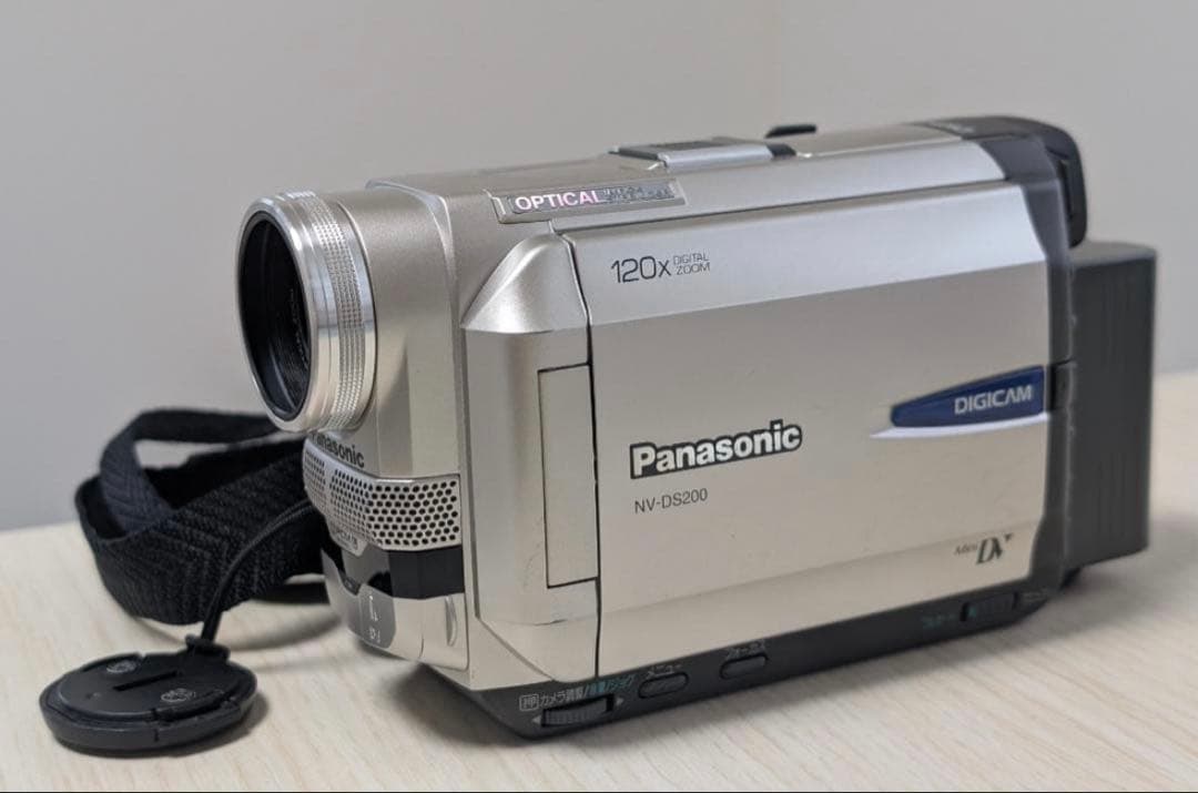 Panasonic パナソニックNV-DS200 minidv