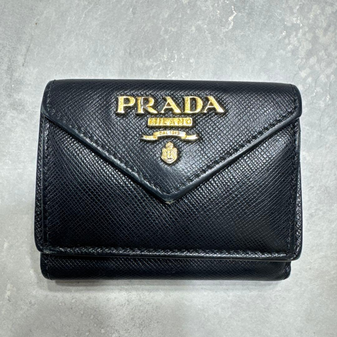 PRADA ブラック 三つ折りミニ財布