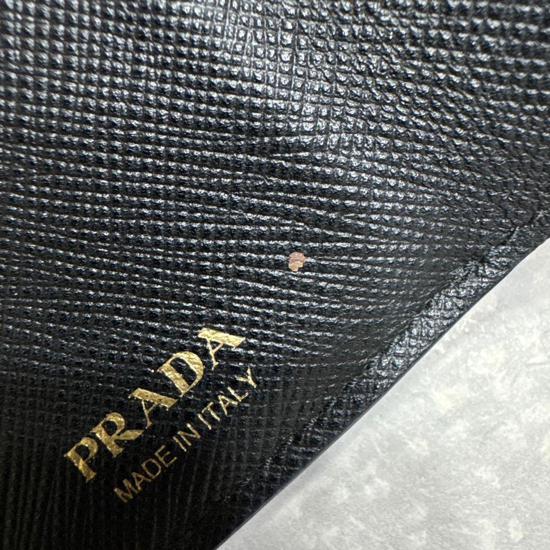 PRADA ブラック 三つ折りミニ財布
