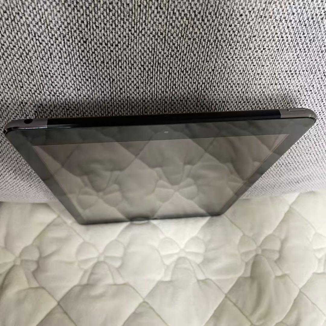 ipad air 9.7 inch大画面　中古品（本体のみ）