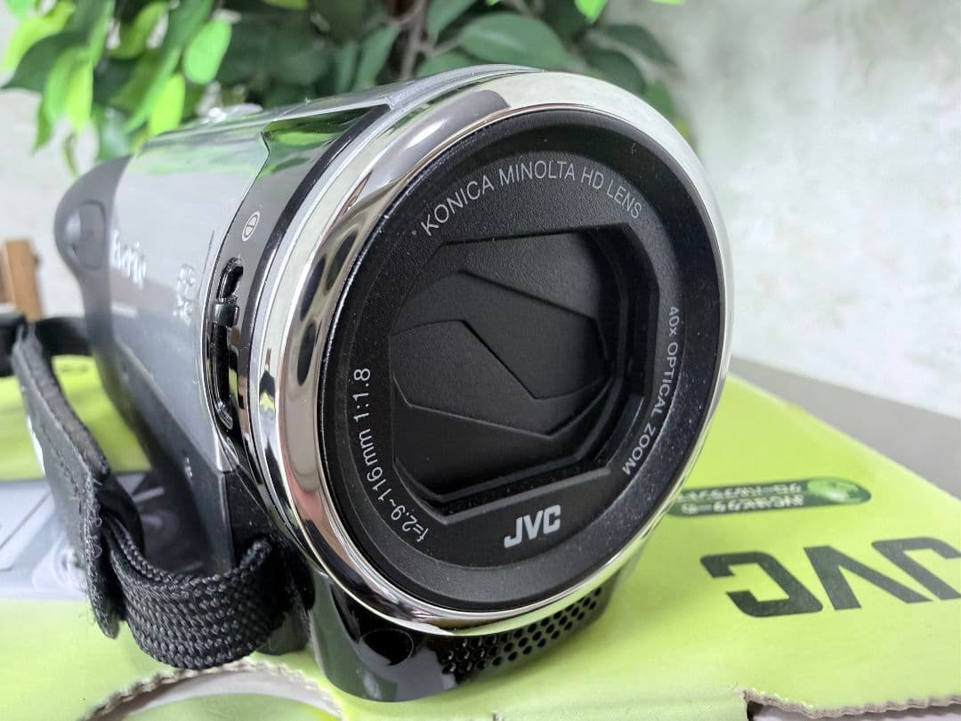 【未使用品】JVC ビデオカメラ GZ-E10