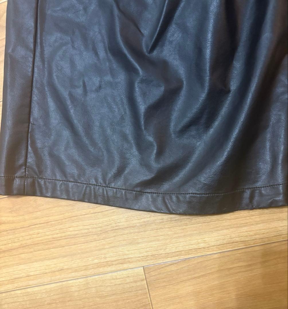 MM6 Maison Margiela ブラックドレープフェイクレザーパンツ