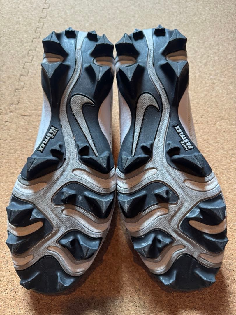 美品　アメフトスパイク　26cm NIKE ベイパーシャーク3