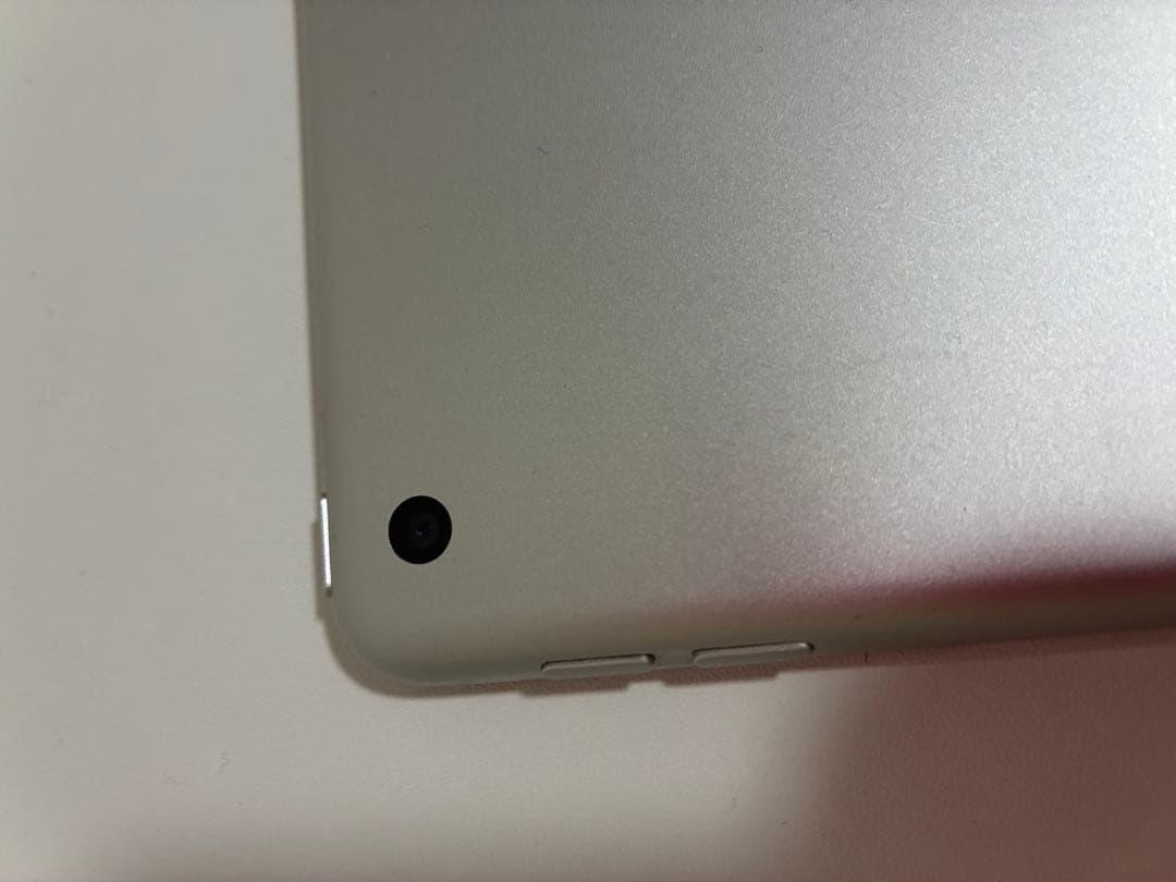 iPad 第7世代 128GB Wi-Fi シルバー 10.2インチ 動作良好