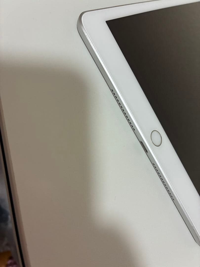 iPad 第7世代 128GB Wi-Fi シルバー 10.2インチ 動作良好