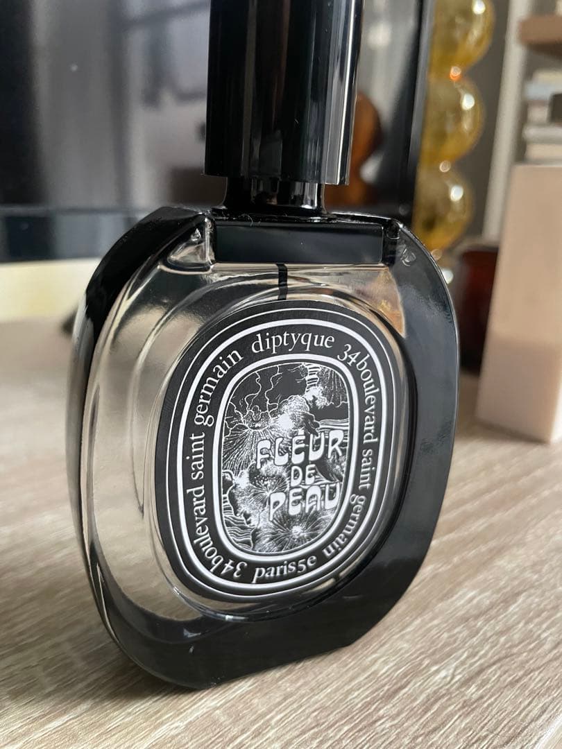diptyque オードパルファム fleur de peau