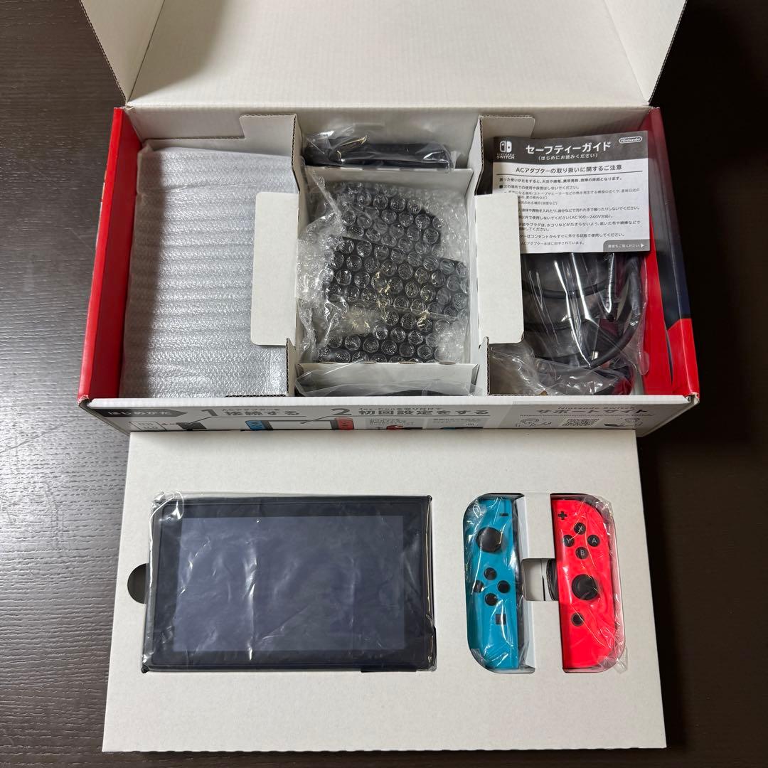 完品・美品　Nintendo Switch ネオンブルー・レッド